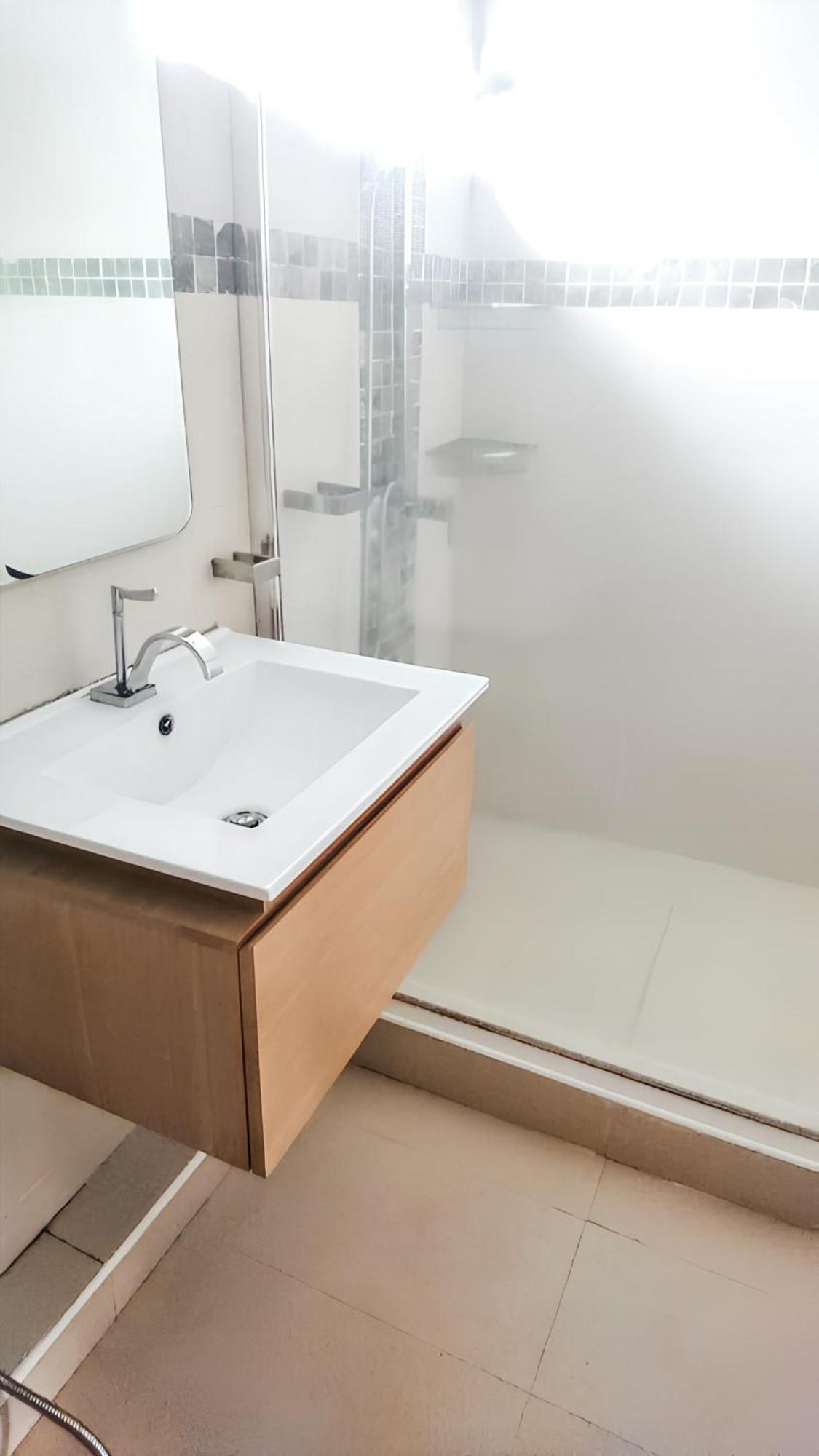 Spacious House In Flic En Flac With Shared Pool ภายนอก รูปภาพ