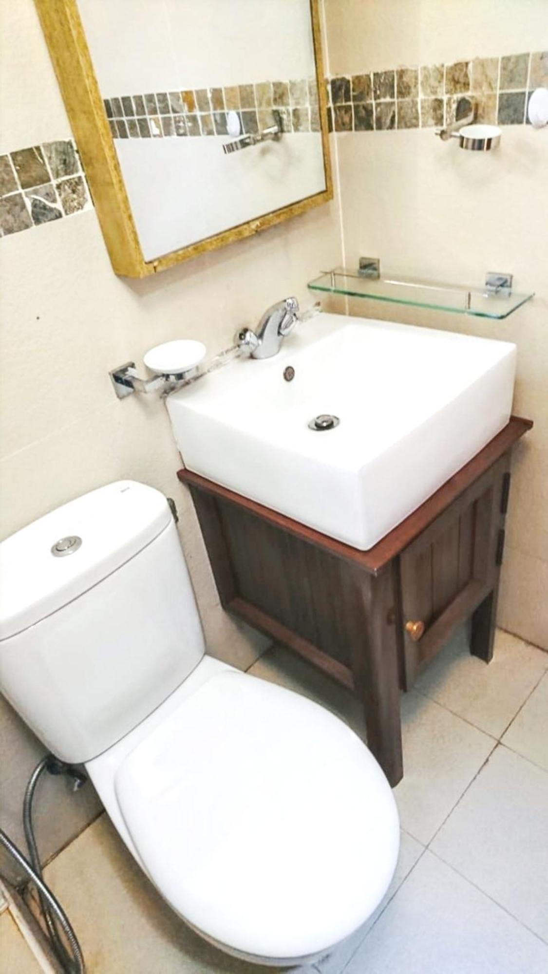 Spacious House In Flic En Flac With Shared Pool ภายนอก รูปภาพ