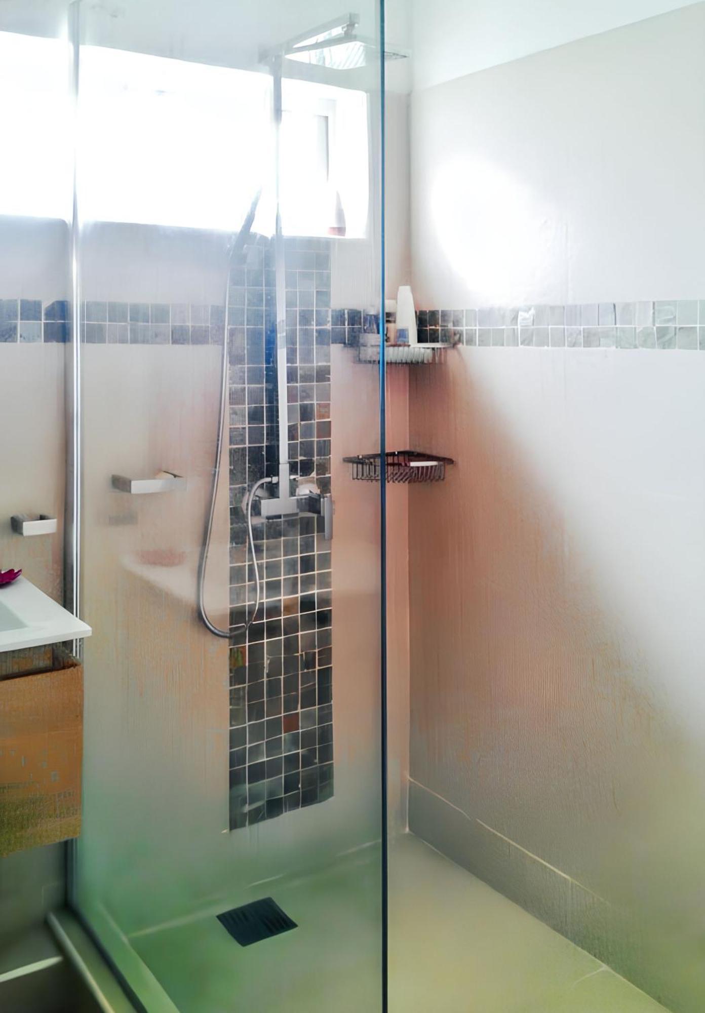 Spacious House In Flic En Flac With Shared Pool ภายนอก รูปภาพ