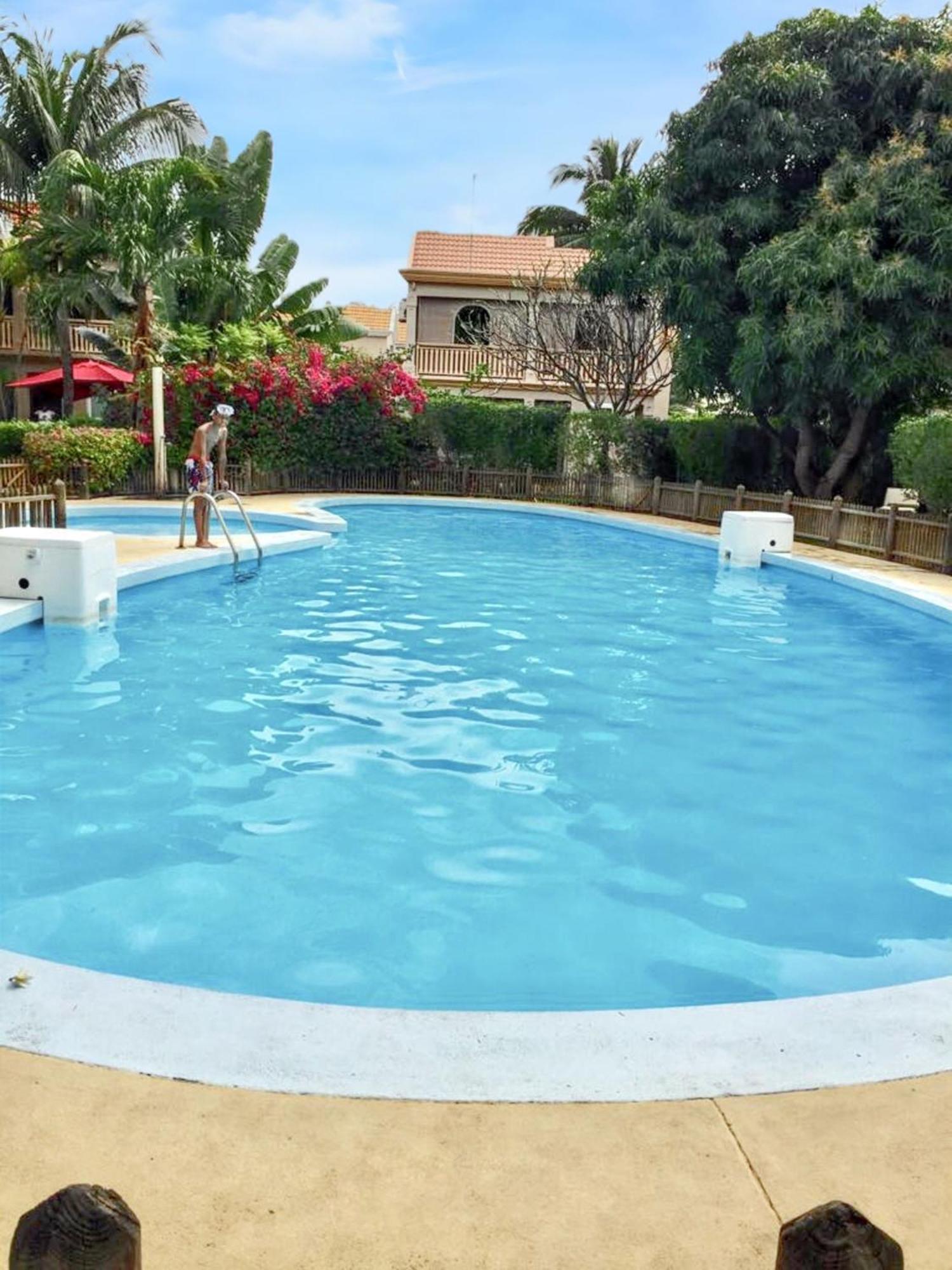 Spacious House In Flic En Flac With Shared Pool ภายนอก รูปภาพ