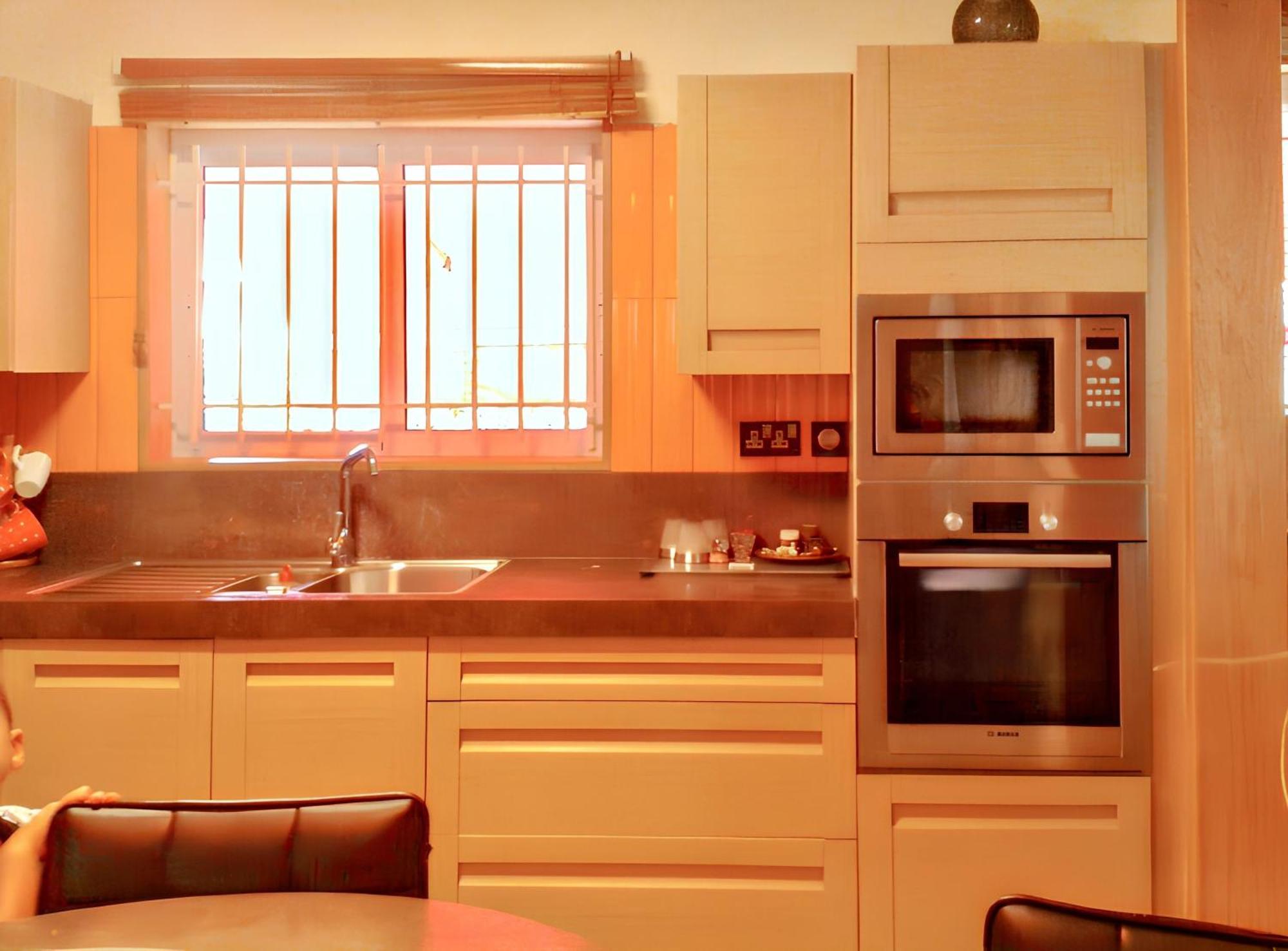 Spacious House In Flic En Flac With Shared Pool ภายนอก รูปภาพ