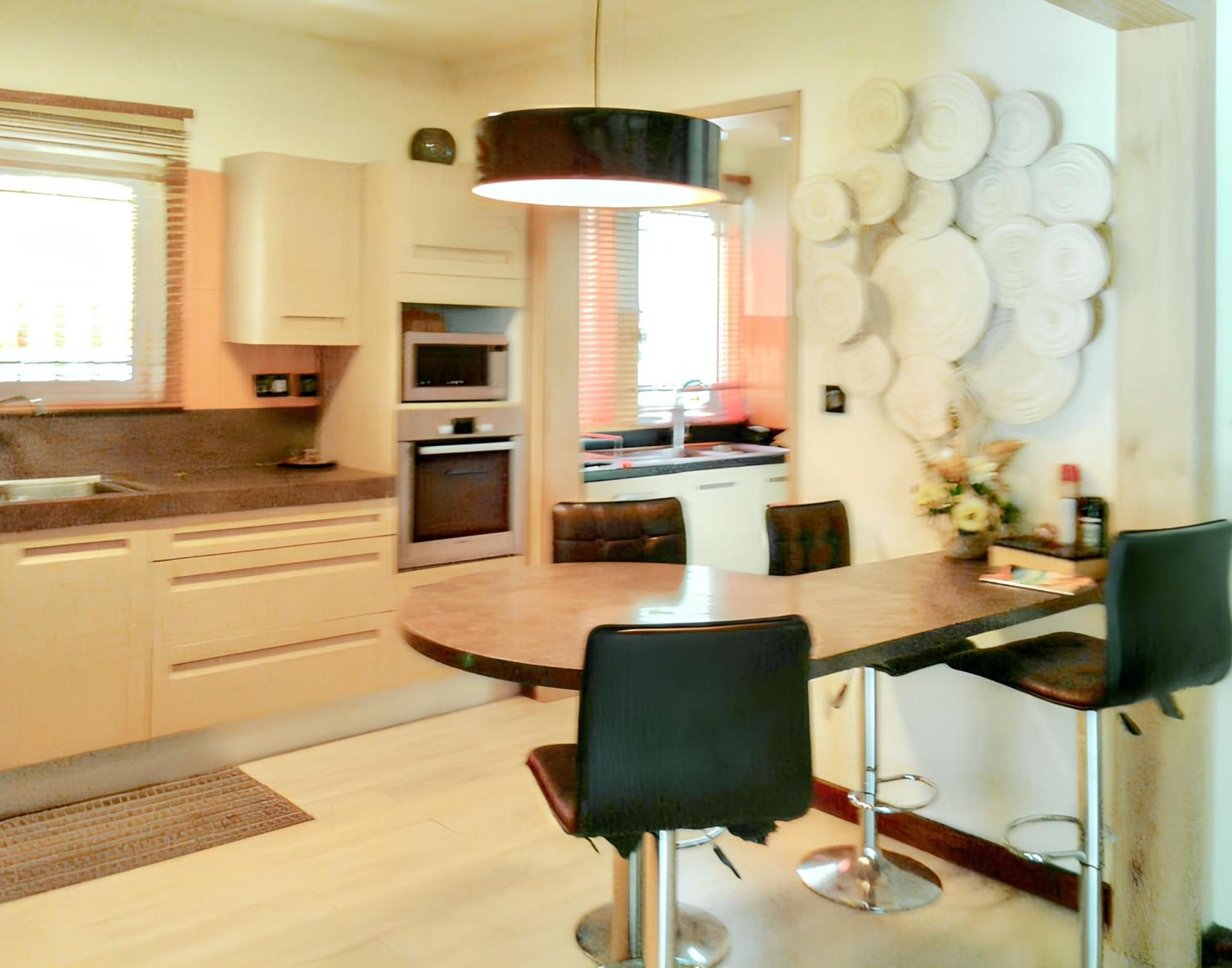 Spacious House In Flic En Flac With Shared Pool ภายนอก รูปภาพ